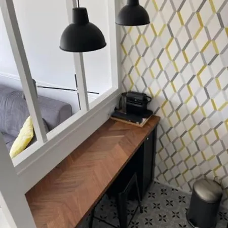 Apartamento Calme Avec Vue Toits De Et Tour Eiffel *