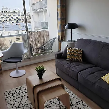 Calme Avec Vue Toits De Et Tour Eiffel Apartment *